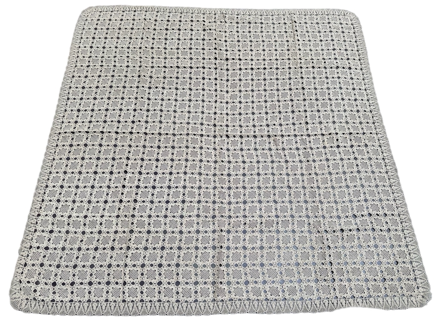 Handmade Crochet Lace Tablecloth Square 48 X 48 [Photo 1]