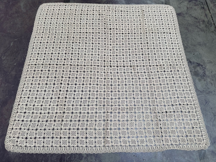 Handmade Crochet Lace Tablecloth Square 48 X 48 [Photo 2]
