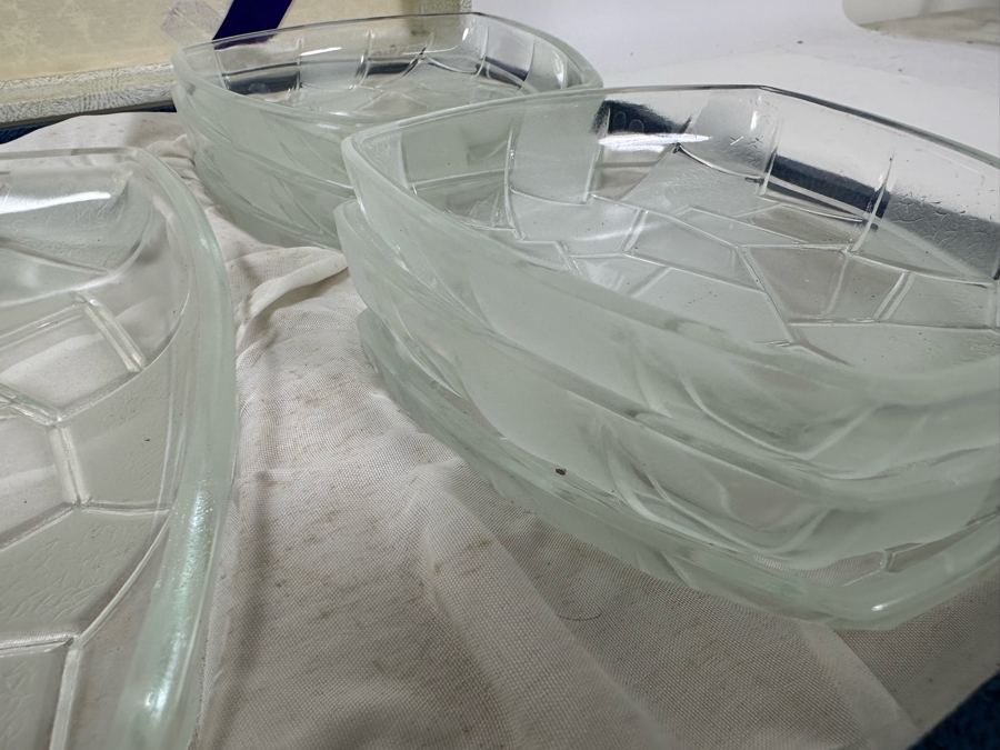 Mid-Century Glass Luncheon Set With Original Box Six Small Plates 5W And One 9.5 Plate [Photo 8]