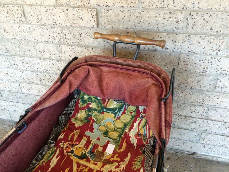 Vintage Baby Carriage [Photo 20]