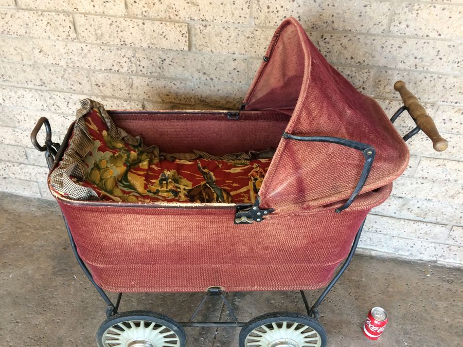 Vintage Baby Carriage [Photo 4]