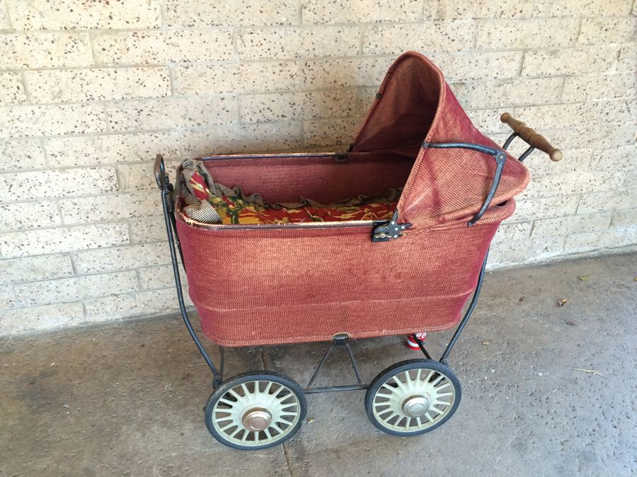 Vintage Baby Carriage [Photo 18]