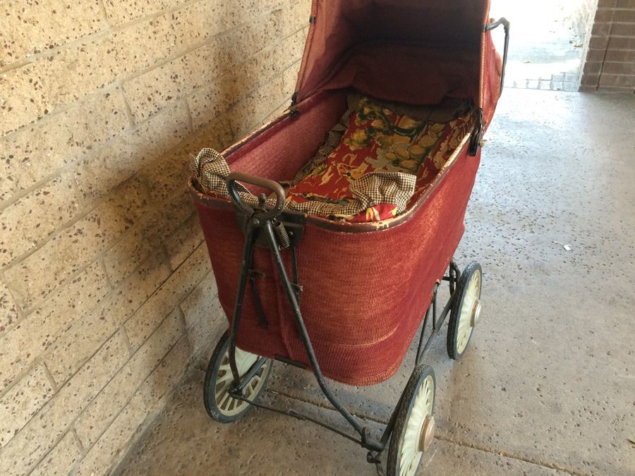 Vintage Baby Carriage [Photo 11]