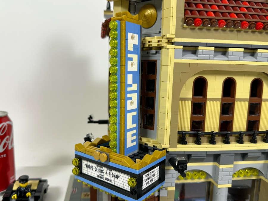 LEGO Creator Set 10232 Palace Cinema With The Original Instruction Booklets Already Assembled/Not Glued 10W X 10D X 16H [Photo 18]