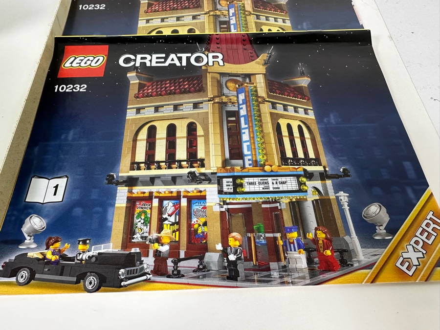 LEGO Creator Set 10232 Palace Cinema With The Original Instruction Booklets Already Assembled/Not Glued 10W X 10D X 16H [Photo 19]