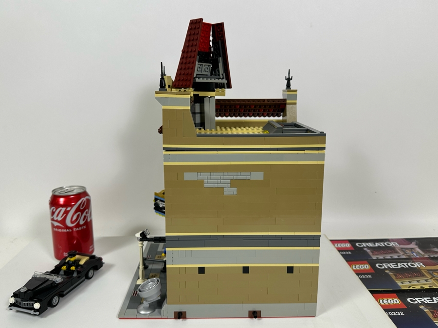 LEGO Creator Set 10232 Palace Cinema With The Original Instruction Booklets Already Assembled/Not Glued 10W X 10D X 16H [Photo 15]