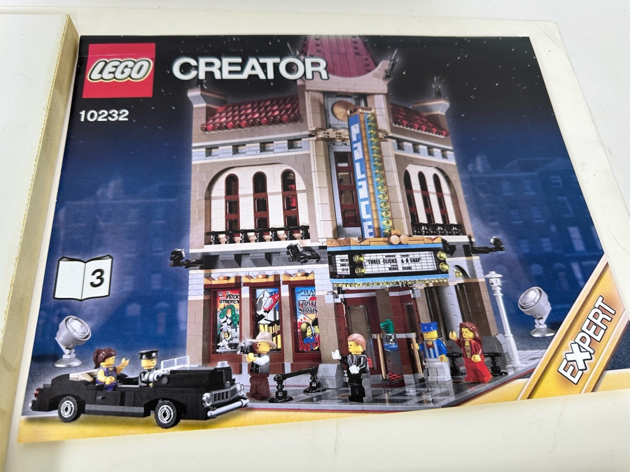 LEGO Creator Set 10232 Palace Cinema With The Original Instruction Booklets Already Assembled/Not Glued 10W X 10D X 16H [Photo 21]