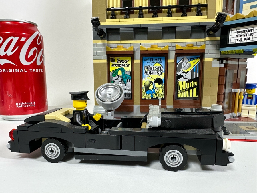 LEGO Creator Set 10232 Palace Cinema With The Original Instruction Booklets Already Assembled/Not Glued 10W X 10D X 16H [Photo 4]