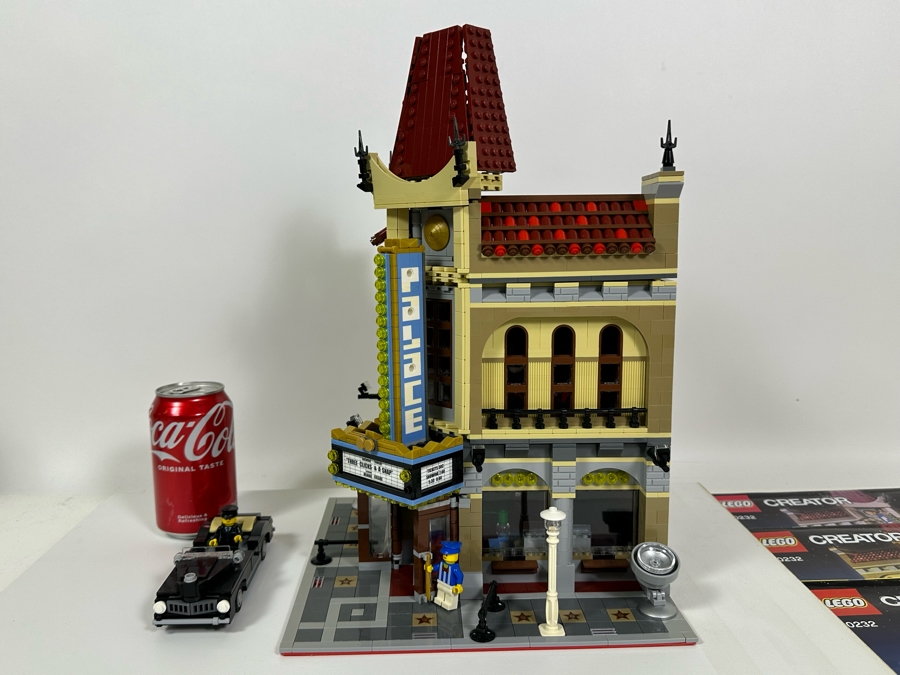 LEGO Creator Set 10232 Palace Cinema With The Original Instruction Booklets Already Assembled/Not Glued 10W X 10D X 16H [Photo 11]