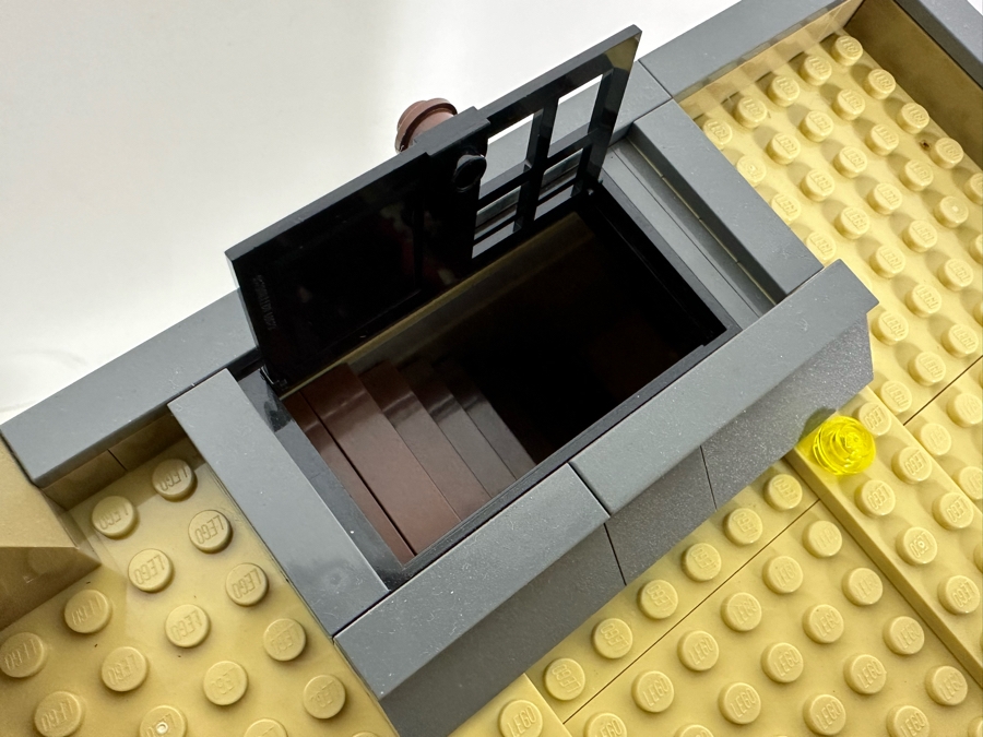 LEGO Creator Set 10232 Palace Cinema With The Original Instruction Booklets Already Assembled/Not Glued 10W X 10D X 16H [Photo 17]