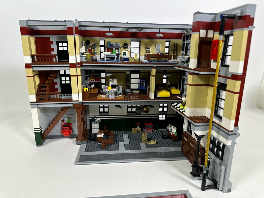 LEGO Set 75827 Ghostbusters Firehouse Headquarters With The Original Instruction Booklets Already Assembled/Not Glued 15W X 10D X 15H [Photo 18]