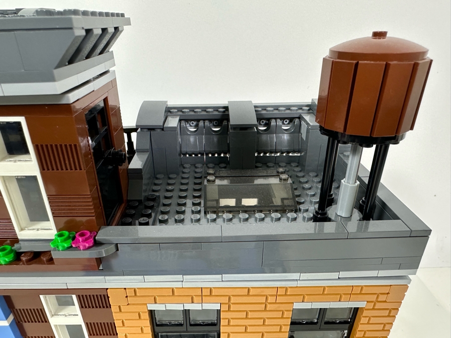 LEGO Creator Set 10246 Detective's Office With The Original Instruction Booklets Already Assembled/Not Glued 10W X 10D X 11H [Photo 10]