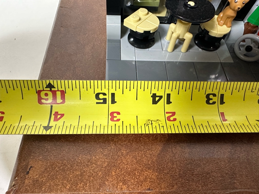 LEGO Creator Set 10255 Assembly Square With The Original Instruction Booklets Already Assembled/Not Glued 15W X 10D X 13.5H [Photo 27]