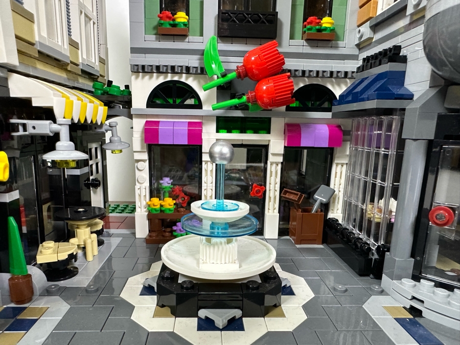 LEGO Creator Set 10255 Assembly Square With The Original Instruction Booklets Already Assembled/Not Glued 15W X 10D X 13.5H [Photo 8]