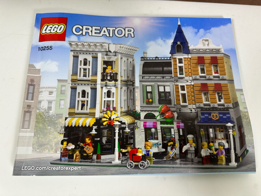 LEGO Creator Set 10255 Assembly Square With The Original Instruction Booklets Already Assembled/Not Glued 15W X 10D X 13.5H [Photo 17]