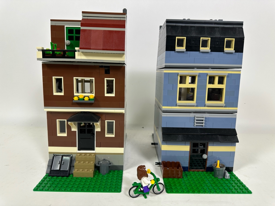 LEGO Creator Set 10218 Pet Shop With The Original Instruction Booklets Already Assembled/Not Glued 10W X 10D X 11H [Photo 14]