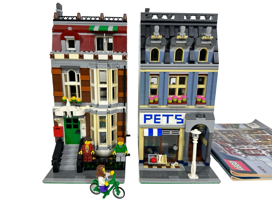 LEGO Creator Set 10218 Pet Shop With The Original Instruction Booklets Already Assembled/Not Glued 10W X 10D X 11H [Photo 1]