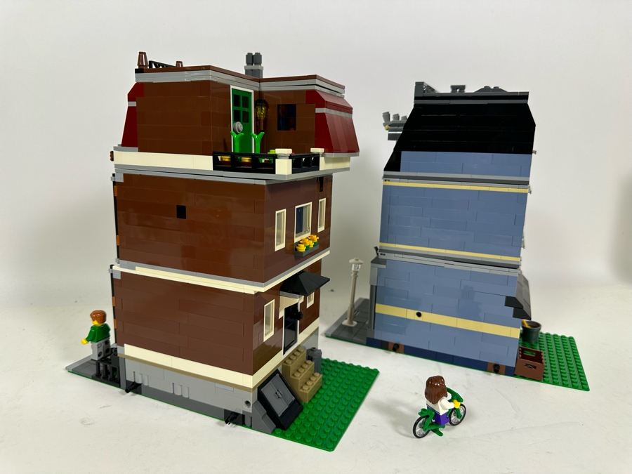 LEGO Creator Set 10218 Pet Shop With The Original Instruction Booklets Already Assembled/Not Glued 10W X 10D X 11H [Photo 18]