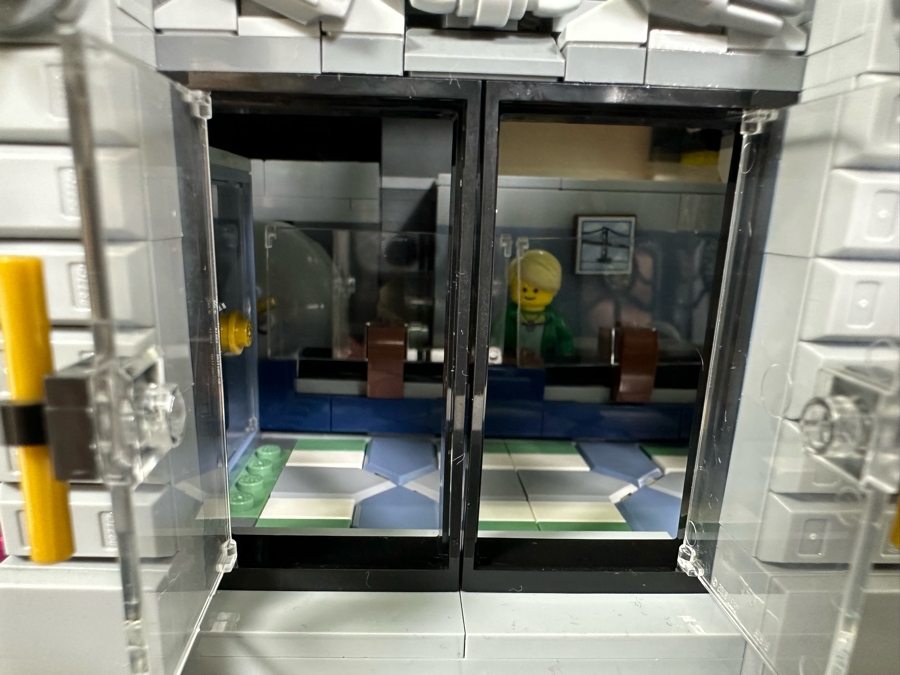 LEGO Creator Set 10251 Brick Bank With The Original Instruction Booklets Already Assembled/Not Glued [Photo 8]