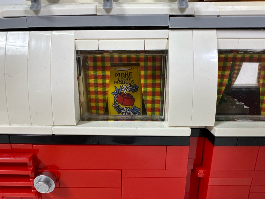 LEGO Set 10220 Volkswagen T1 Camper Van With The Original Instruction Booklets Already Assembled/Not Glued 11.5W X 5D X 5.5H [Photo 11]
