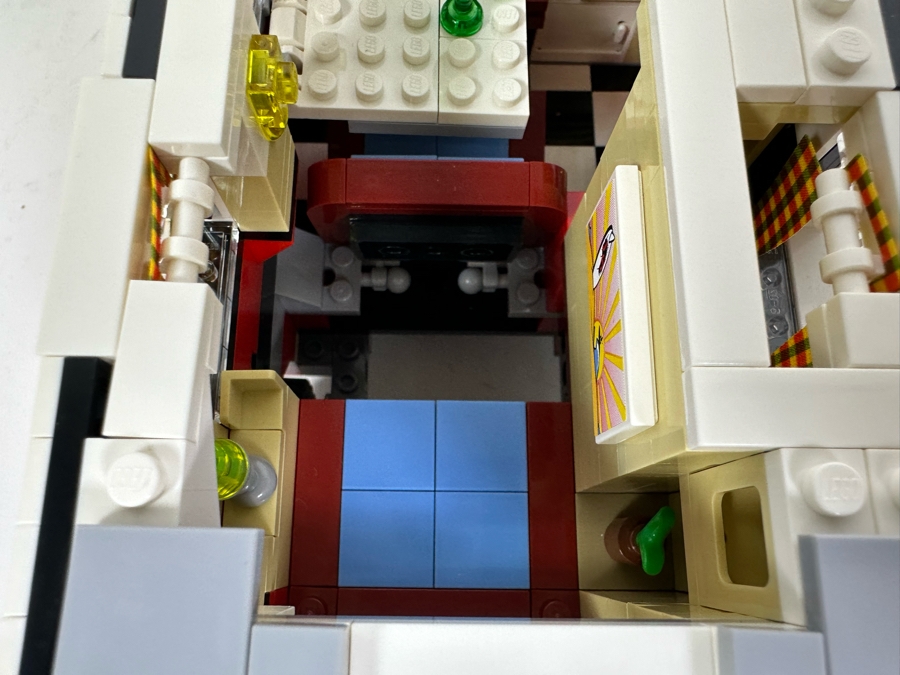 LEGO Set 10220 Volkswagen T1 Camper Van With The Original Instruction Booklets Already Assembled/Not Glued 11.5W X 5D X 5.5H [Photo 18]