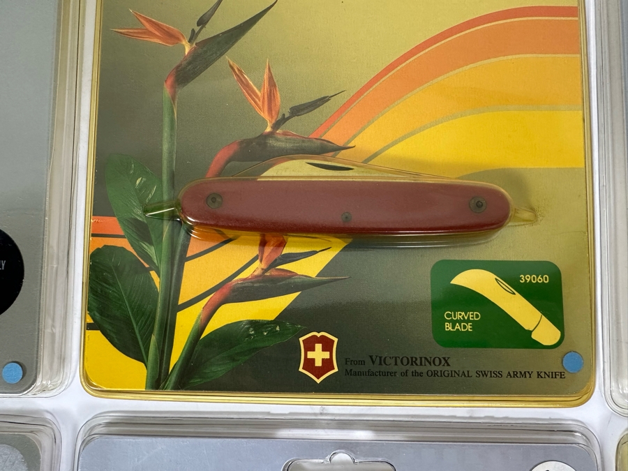 Six New In Packaging Swiss Army Knives Including The Money Clip Knife, The Florist's Knife, The Pocket Pal Knife, Mechanic Knife, The Official Boy Scout Adventurer Knife And Recruit Knife [Photo 7]