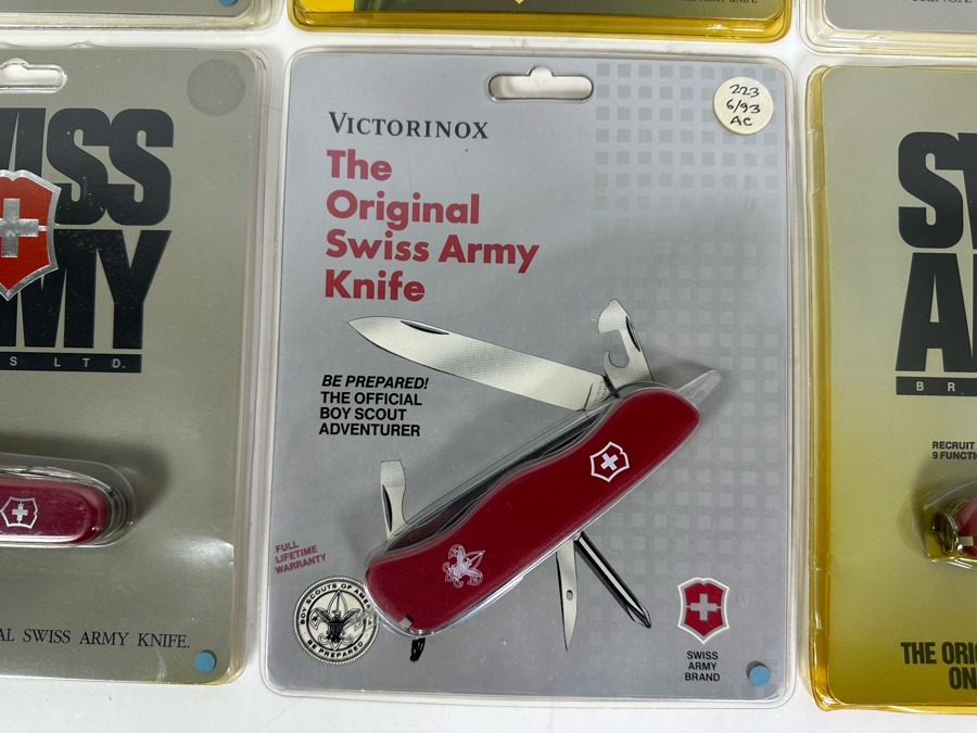 Six New In Packaging Swiss Army Knives Including The Money Clip Knife, The Florist's Knife, The Pocket Pal Knife, Mechanic Knife, The Official Boy Scout Adventurer Knife And Recruit Knife [Photo 12]