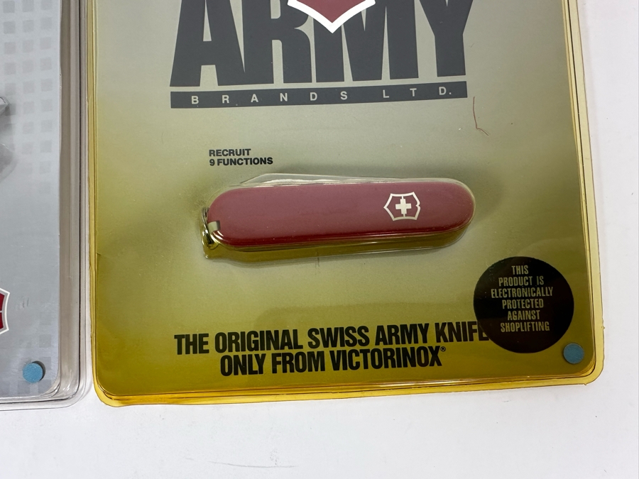 Six New In Packaging Swiss Army Knives Including The Money Clip Knife, The Florist's Knife, The Pocket Pal Knife, Mechanic Knife, The Official Boy Scout Adventurer Knife And Recruit Knife [Photo 15]