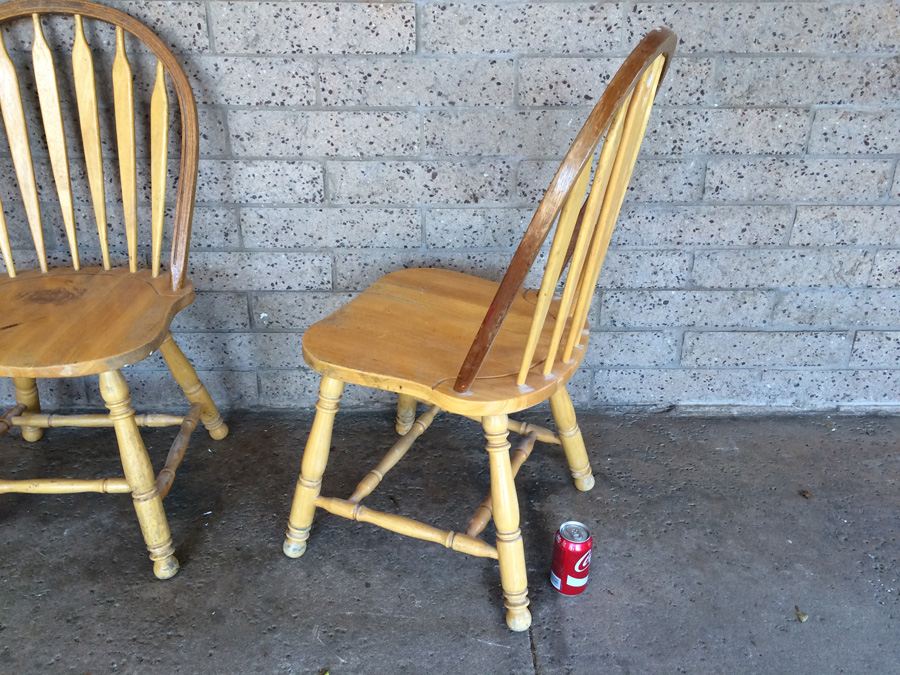 Pair of Chairs [Photo 10]
