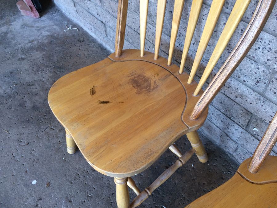 Pair of Chairs [Photo 7]