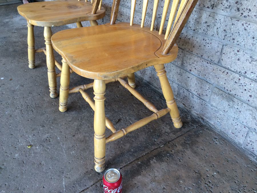 Pair of Chairs [Photo 5]