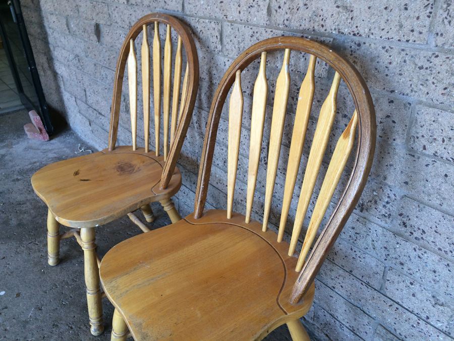 Pair of Chairs [Photo 6]