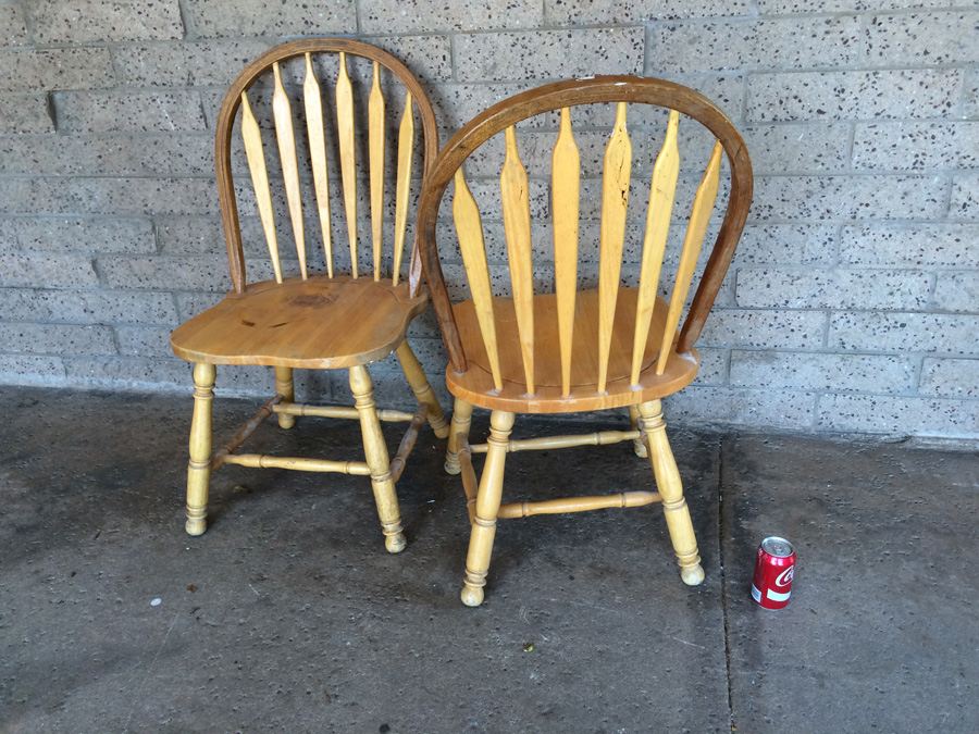 Pair of Chairs [Photo 9]