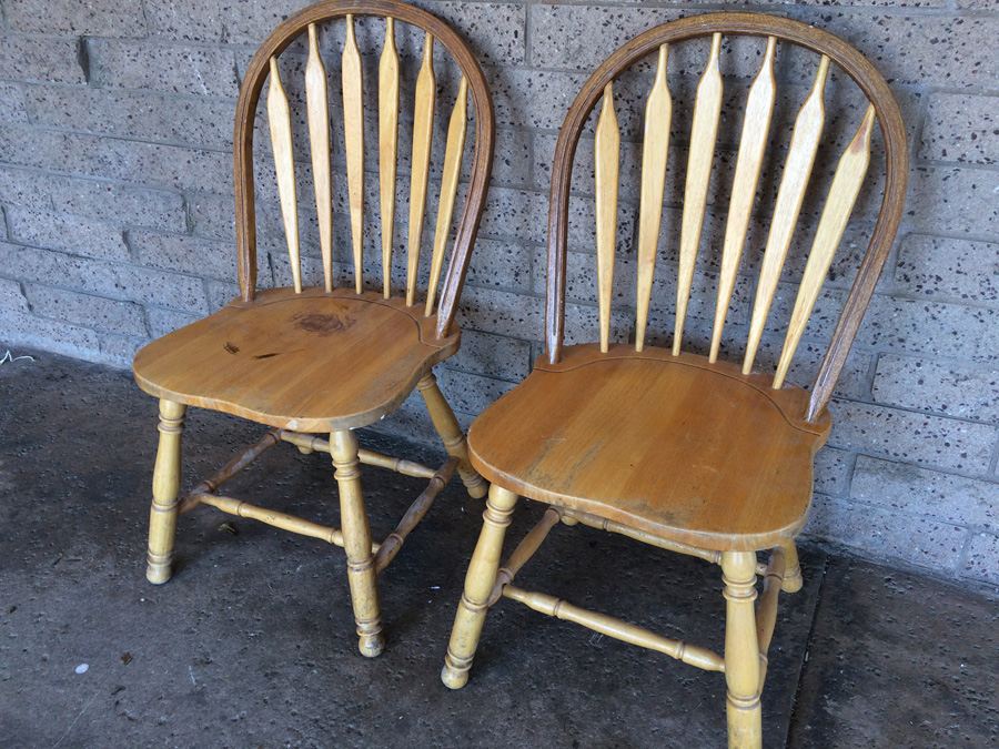 Pair of Chairs [Photo 2]