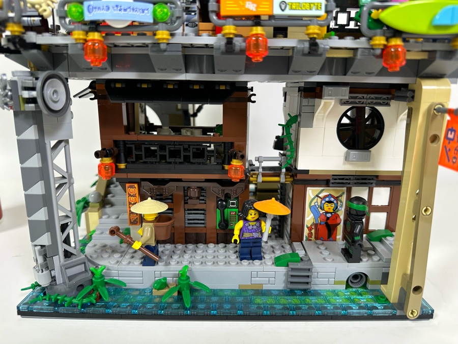 LEGO The Ninjago Movie Ninjago City Set 70620 With The Original ...