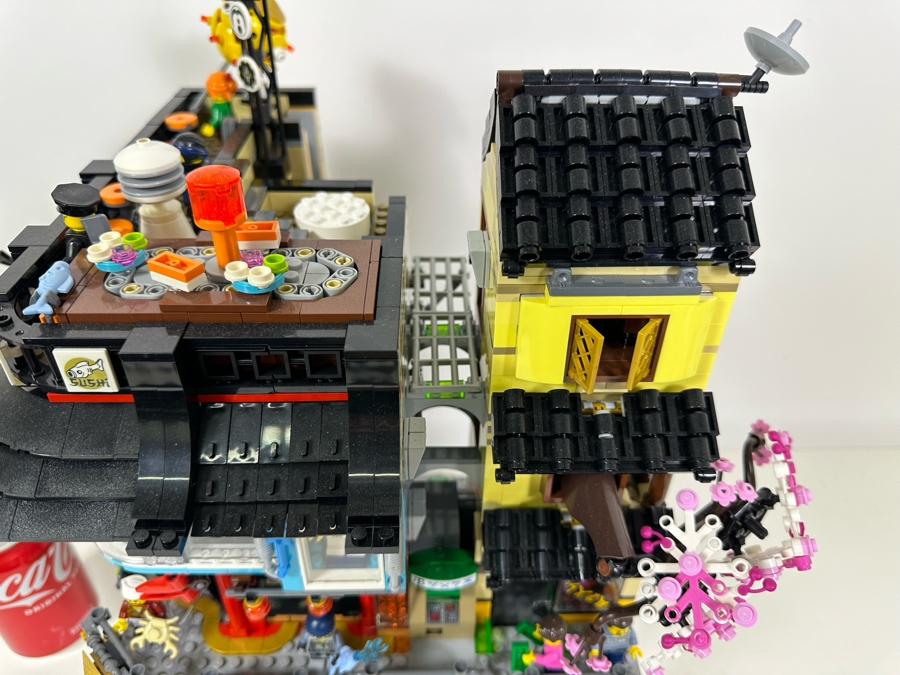 LEGO The Ninjago Movie Ninjago City Set 70620 With The Original Instruction Booklets Already Assembled/Not Glued 10W X 10D X 20H [Photo 11]