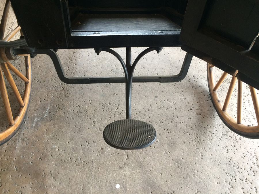 Governess Buggy with Complete Harness [Photo 8]