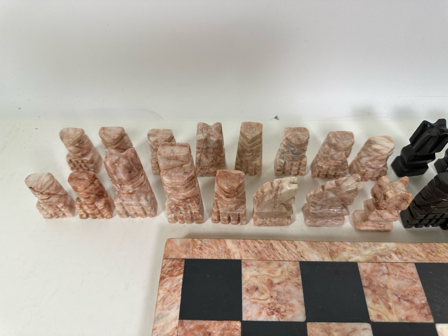 Marble Chess Board 14 X 14 Complete With 32 Carved Marble Chess Pieces [Photo 10]