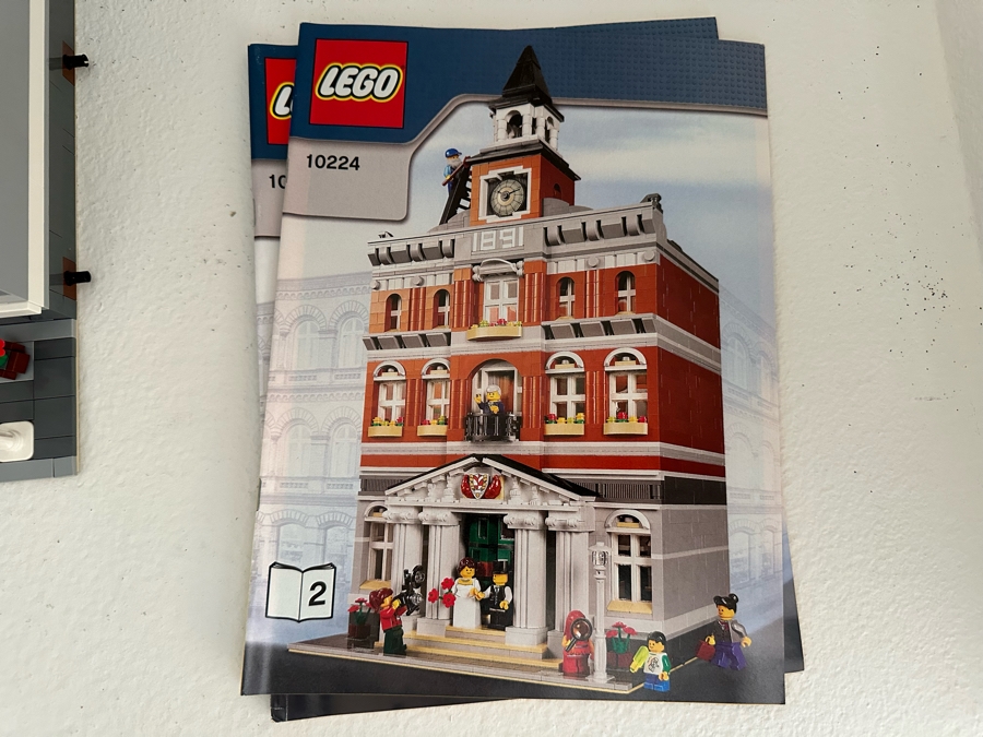 LEGO Set 10224 Town Hall With The Original Instruction Booklets Already Assembled/Not Glued [Photo 12]