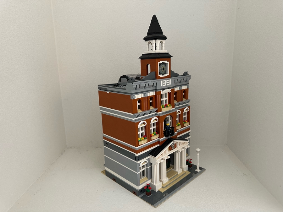 LEGO Set 10224 Town Hall With The Original Instruction Booklets Already Assembled/Not Glued [Photo 6]