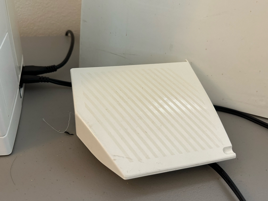 Husqvarna VIKING Quilting 545 Lily Sewing Machine [Photo 10]