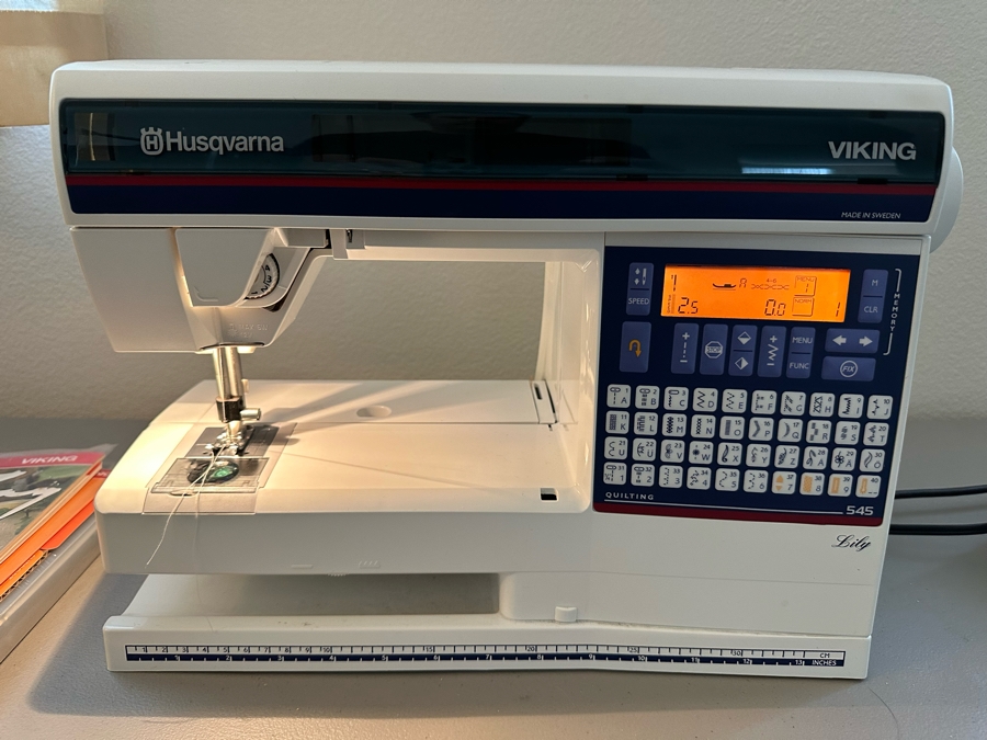 Husqvarna VIKING Quilting 545 Lily Sewing Machine [Photo 12]