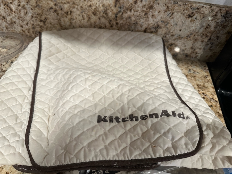 KitchenAid Artisan Series Mixer With Attachments [Photo 3]