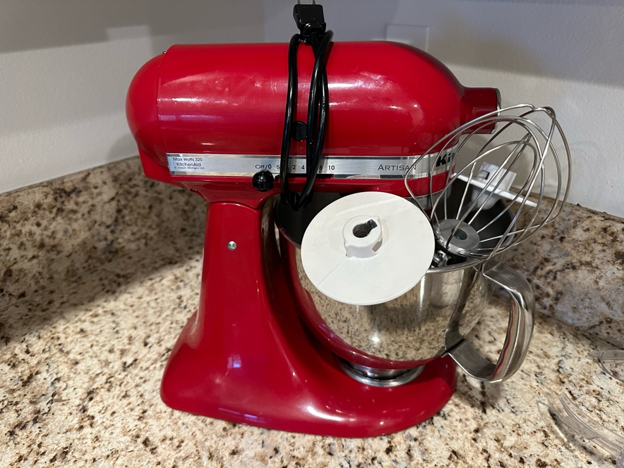 KitchenAid Artisan Series Mixer With Attachments [Photo 2]