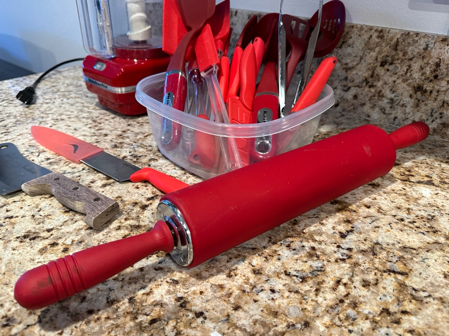 KitchenAid Blender With Assortment Of Untensils Including KitchenAid Plus Knives - See Photos [Photo 8]