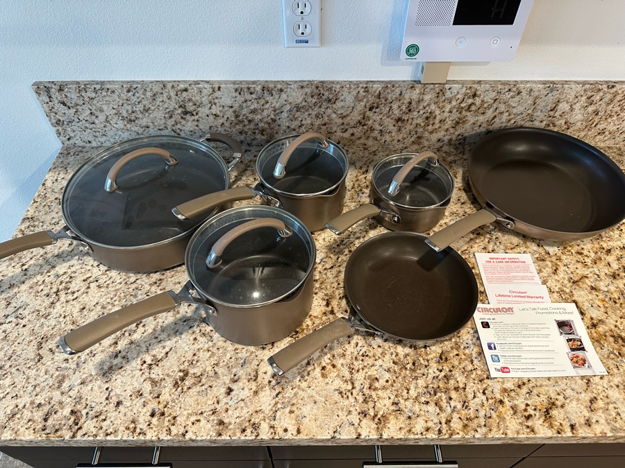 Set Of Circulon Premier Professional Pots & Pans With Lids 10 Piece Set [Photo 1]