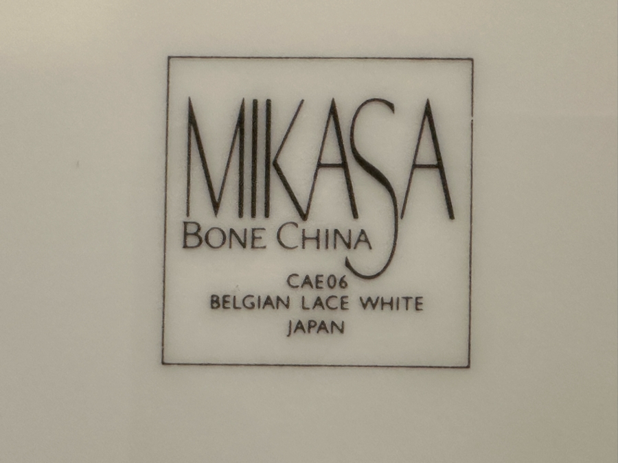 Mikasa Silver Rim Bone China Set Belgian Lace White Pattern CAE06 Japan Approximate Service For 12 [Photo 6]