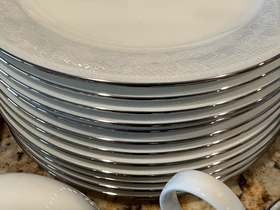 Mikasa Silver Rim Bone China Set Belgian Lace White Pattern CAE06 Japan Approximate Service For 12 [Photo 4]