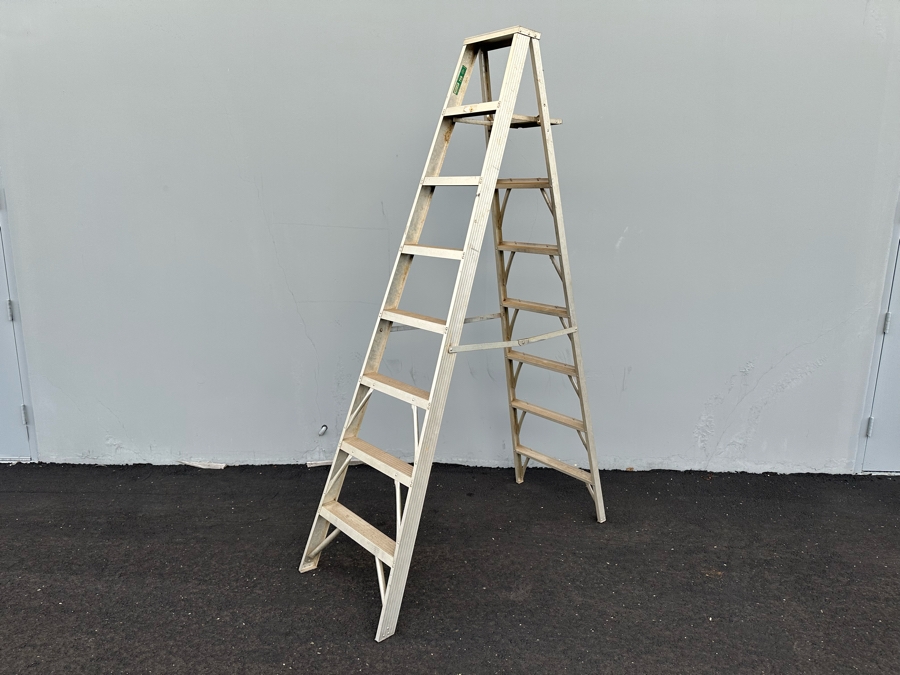 Keller Commerical Aluminum 8' Step Ladder Model 708 [Photo 2]