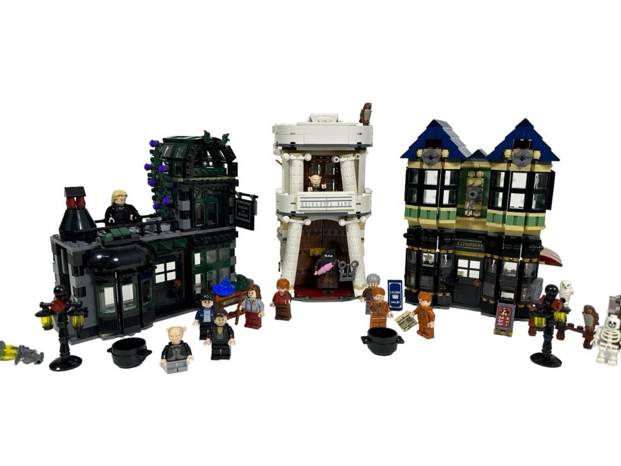 LEGO 10217 Harry Potter Diagon Alley With The Original Instruction Booklets Already Assembled/Not Glued